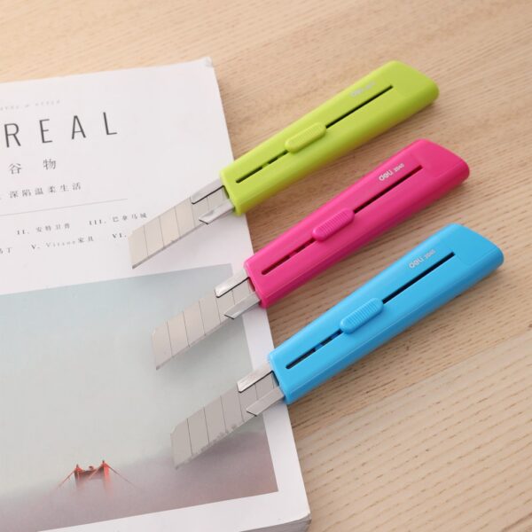 Pisau Cutter Besar Warna Lucu DELI 2040 ( L-500 ) - Gambar 2
