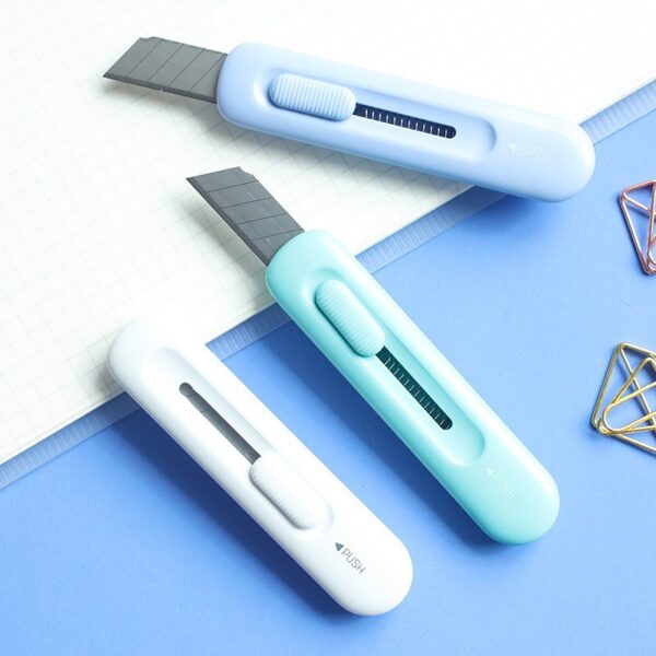 Cutter Mini Travel DELI 2079 - Gambar 2